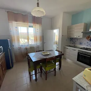 Appartamento Casa Vicina Al Mare Ed Al Centro A L&l, Piombino